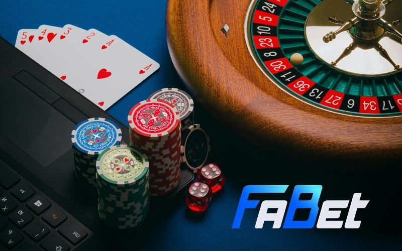 Không gian casino trực tuyến hiện đại: Baccarat, Mậu binh, Đánh Phỏm được yêu thích nhất.